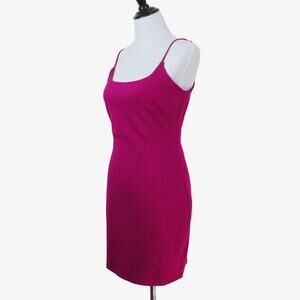 Lulu’s Size M Best-Loved Magenta Scoop Neck Bodycon Mini Dress